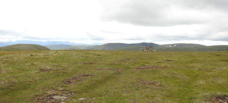 Carn Sgùlain summit